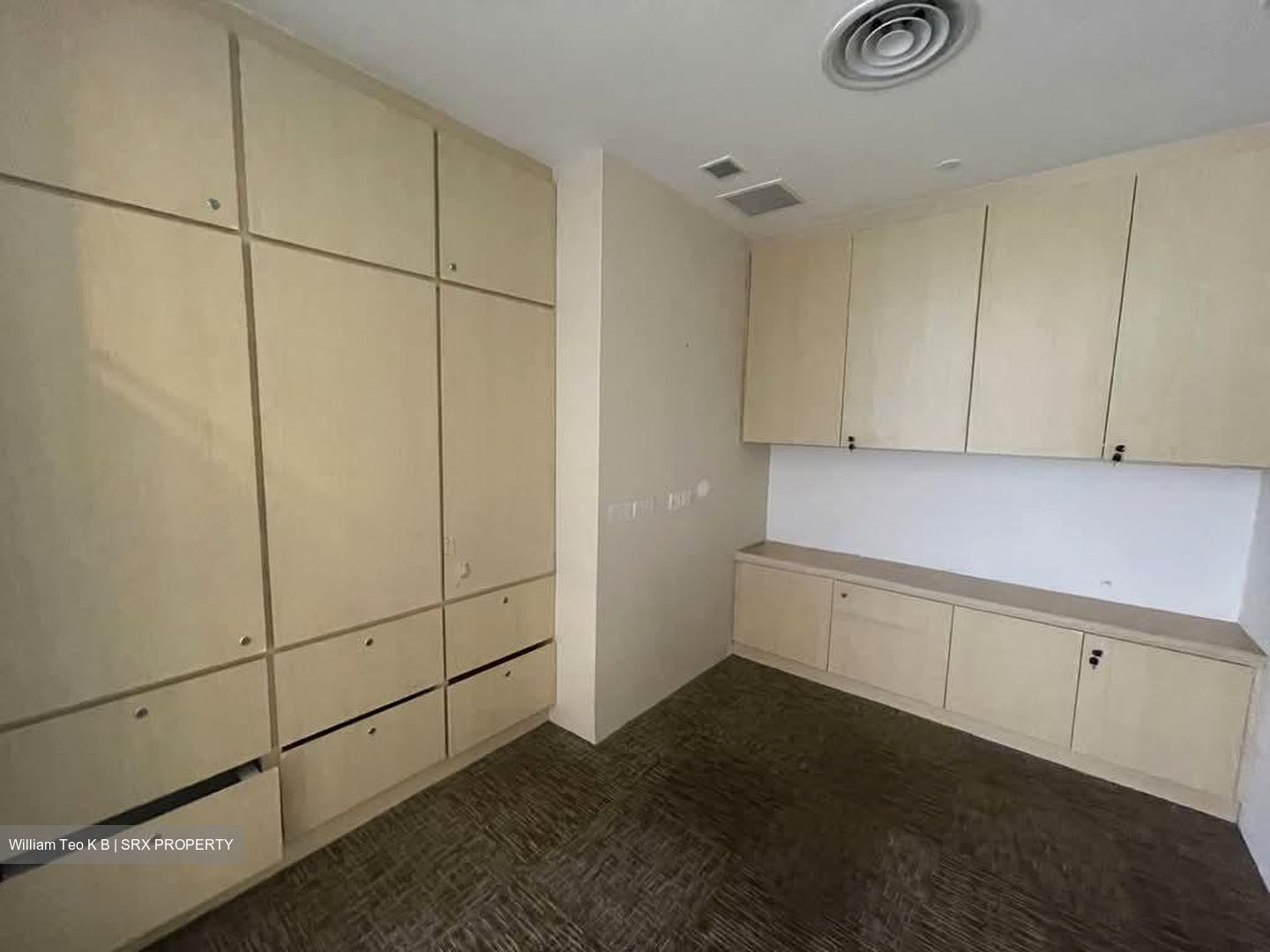 International Building (D9), Office #579080781